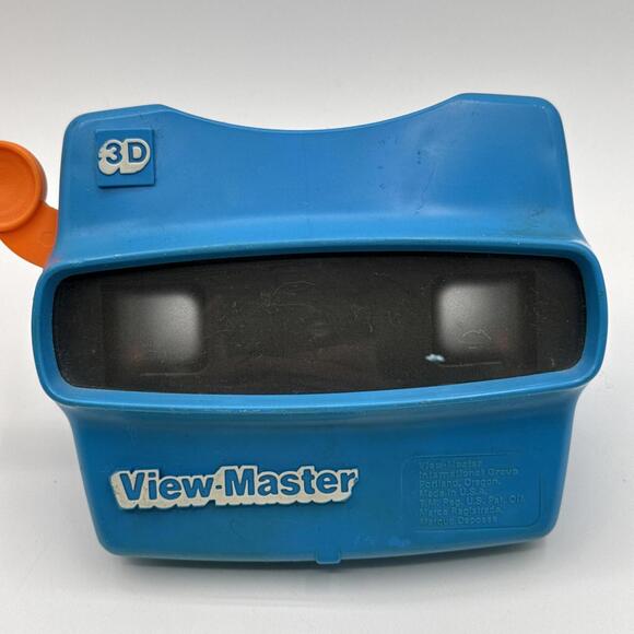 Vintage View-Master Lot 2 - 3D Viewers Red & Blue + 16 Reels Barbie Flintstones - Picture 5 of 15